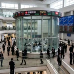 Wall Street Falls as Oil Prices Rise Ahead of Fed Decision and Big Tech Earnings
